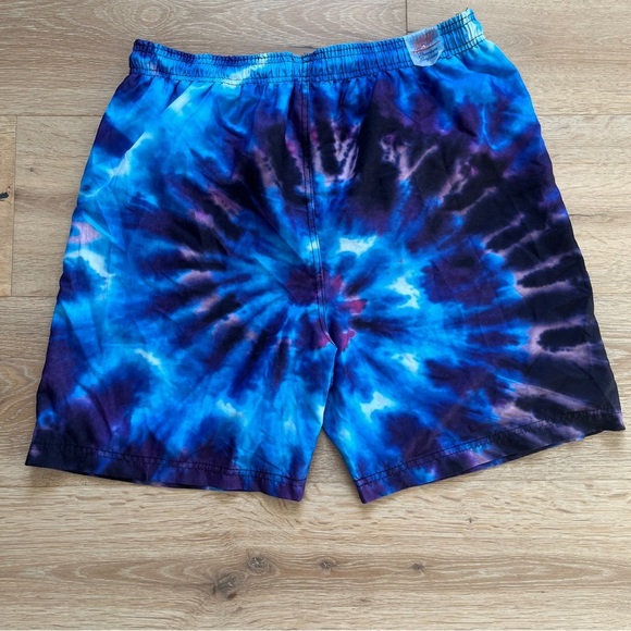 New Broken Threads Black Multiswirl Design Men's Swim Trunks Sz M *J15 - Picture 2 of 2